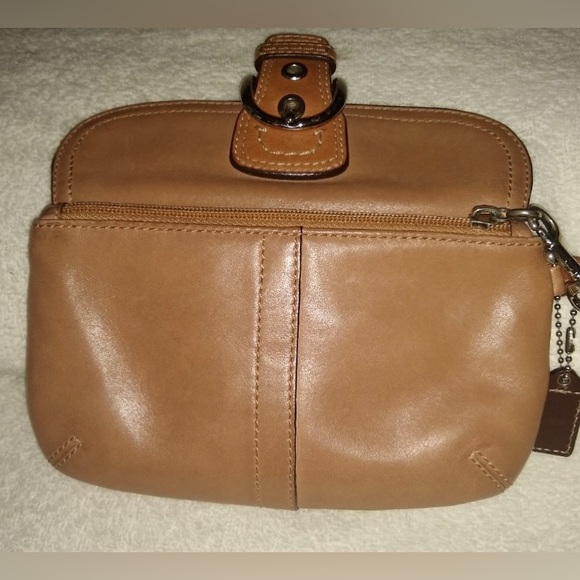 EC Coach Soho Capri Vintage wristlet F42135 - Picture 3 of 9